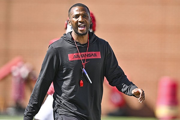 Big 12 defensive back commitment could see himself with Arkansas football | Whole Hog Sports