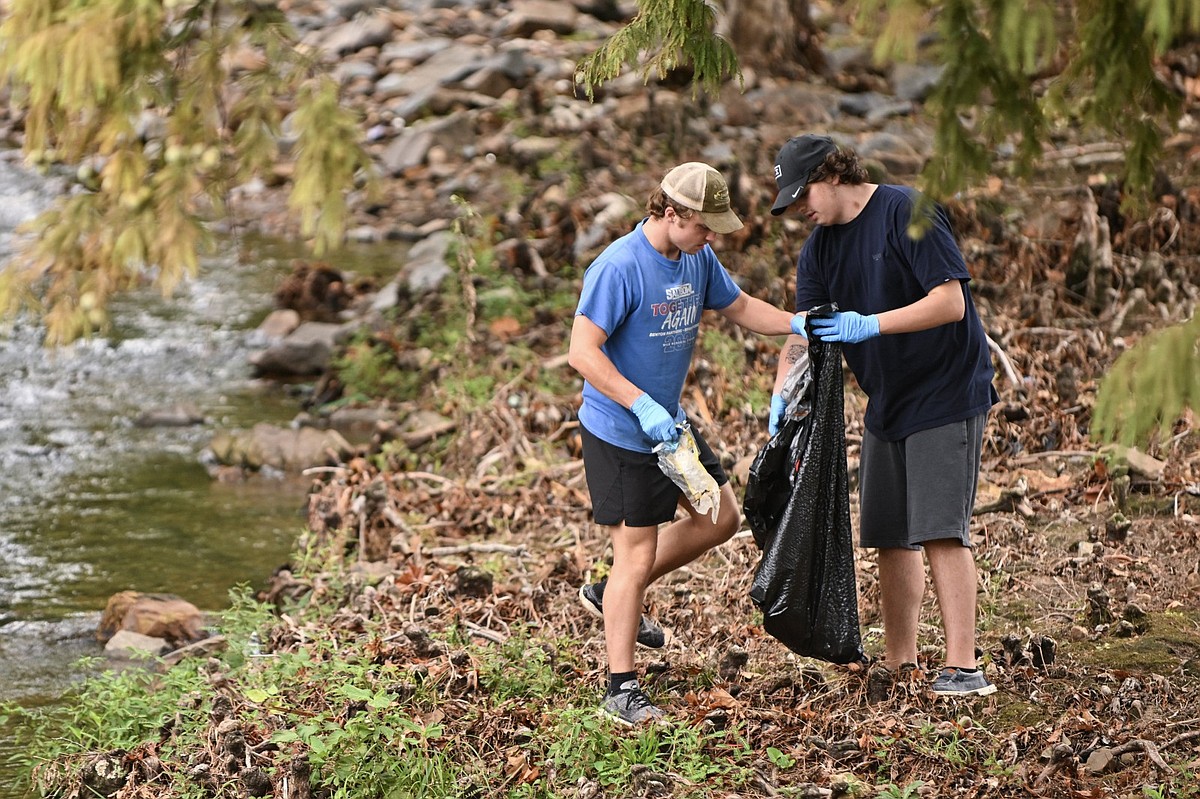 Keep Arkansas Beautiful picks up 1,366 tons of trash in 2024, officials say