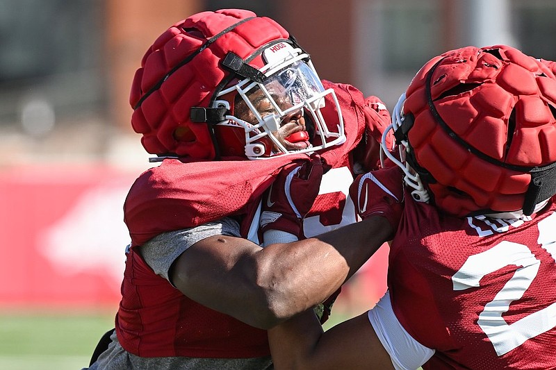 Arkansas freshman linebacker Tavion Wallace knows his speed | Whole Hog ...