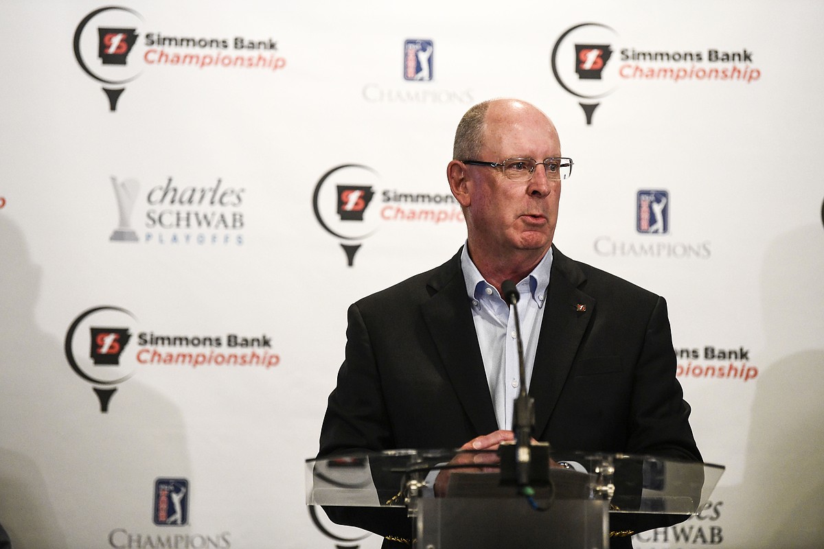 Simmons Bank CEO, Pine Bluff native George Makris Jr. announces