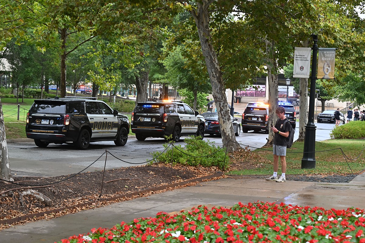 University of Arkansas lifts restrictions on Fayetteville campus after no evidence found of active shooter