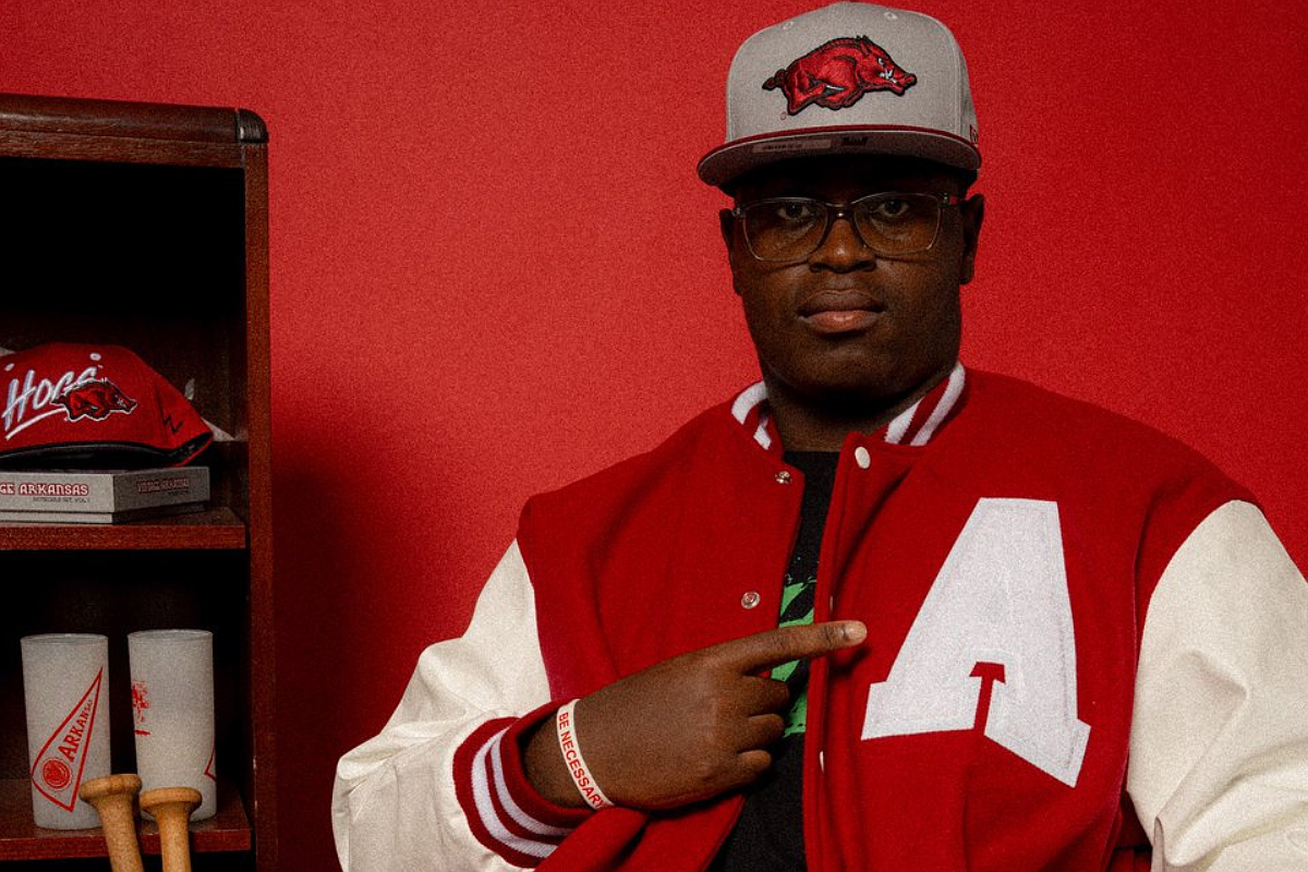 Offensive lineman Ben Mubenga commits to Arkansas football again