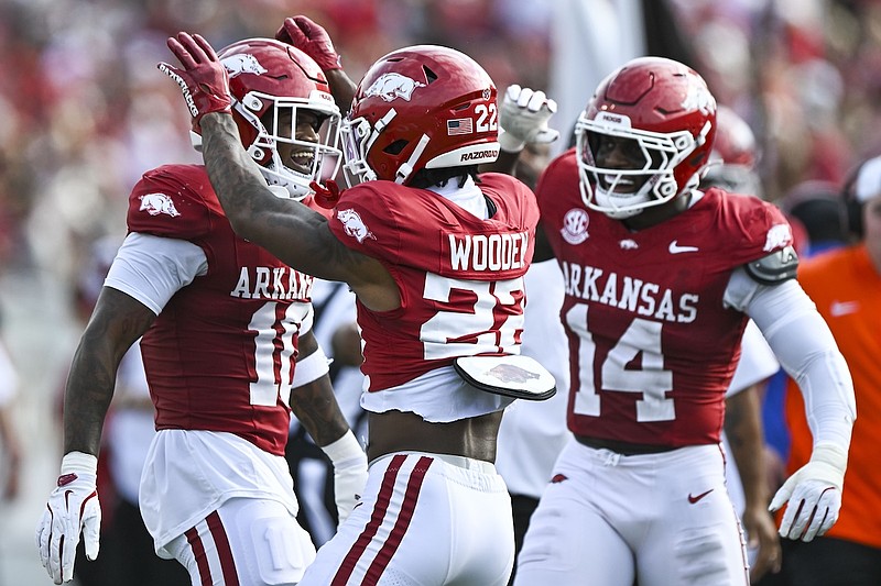 Arkansas football notebook: Goal line stop, hurdling, Razorbacks win ...