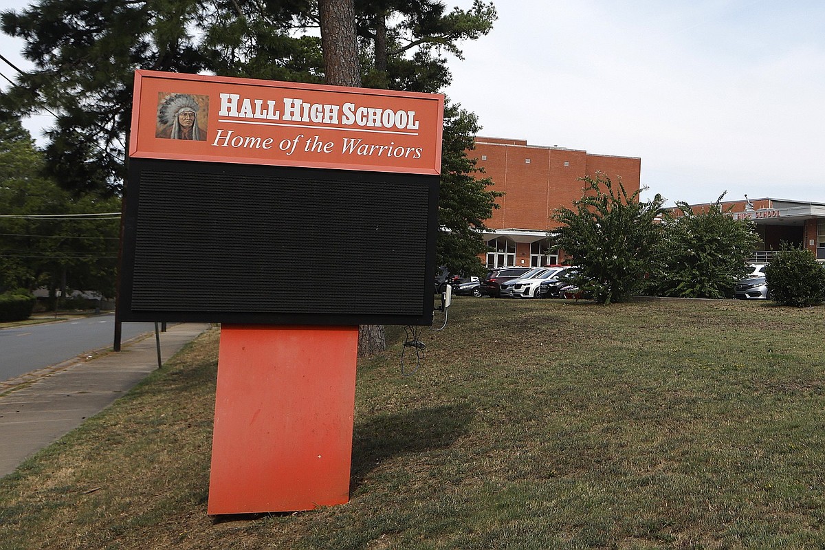 Hall High’s planned conversion to charter school detailed at Little Rock School Board meeting