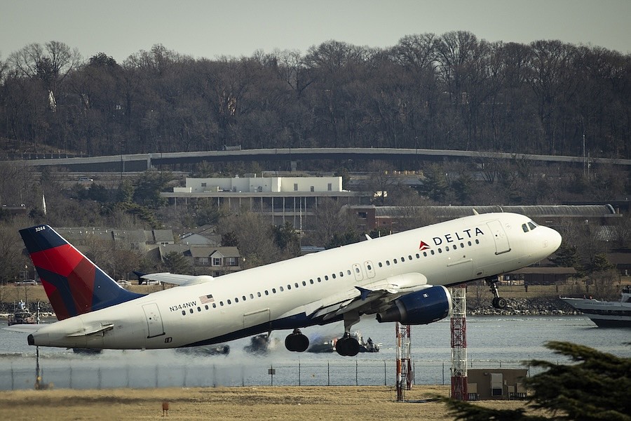 Delta and United bet big on wealthy travelers. It’s paying off.