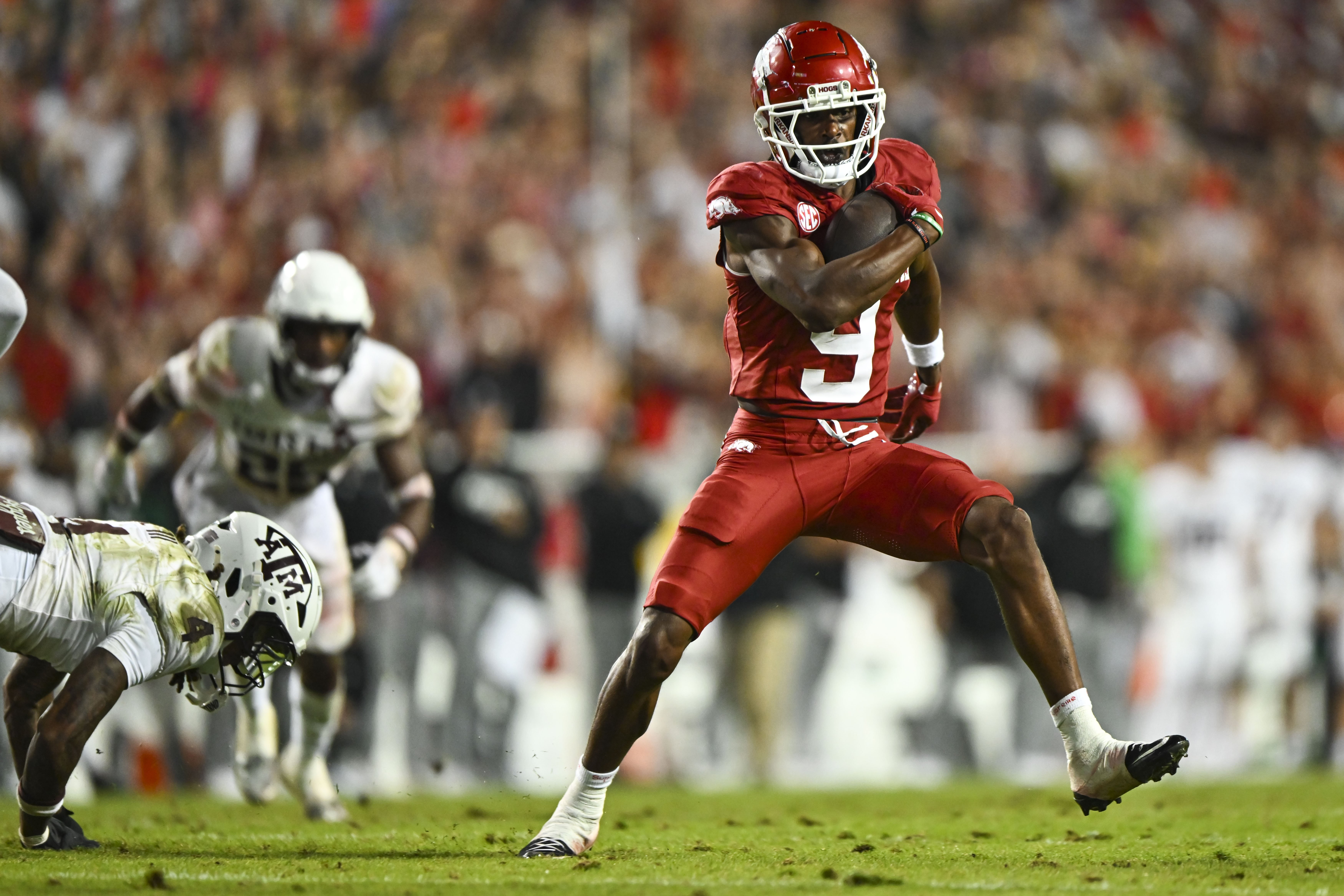 Notable stats, PFF grades from Arkansas football's Week 8 loss to Texas ...