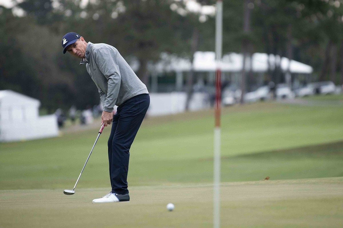 Bogey-free Alker maintains 5-shot lead in 2nd round of Simmons Bank Championship