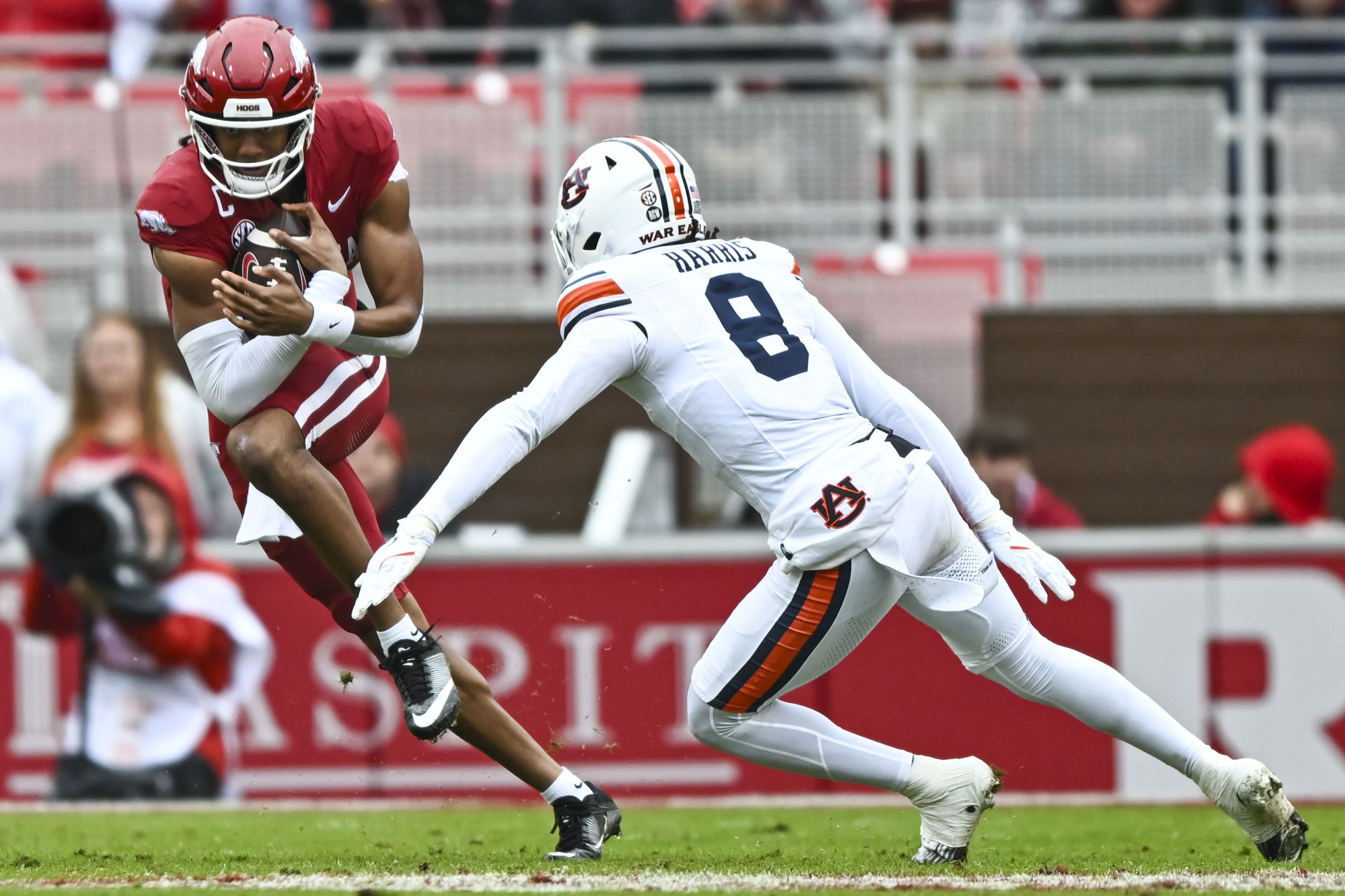 Notable stats, PFF grades from Arkansas football's Week 9 loss to ...