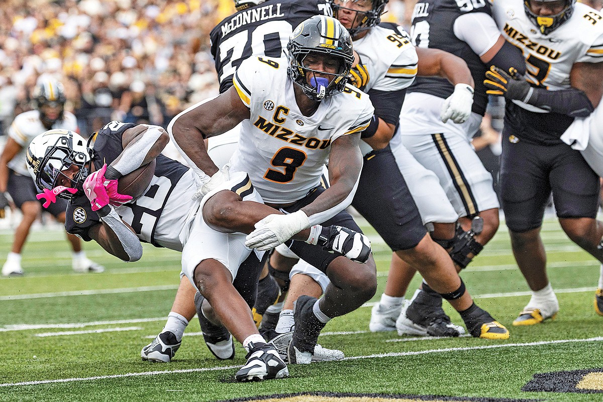 Vanderbilt edges Missouri 17-10 for Commodores' best start since 1941 ...