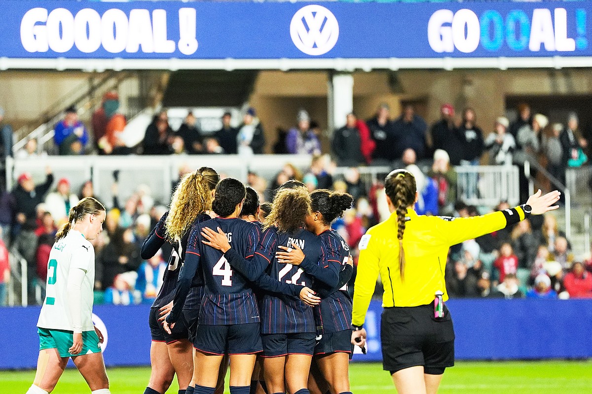 Sears has hat trick in 6-0 USWNT victory against New Zealand