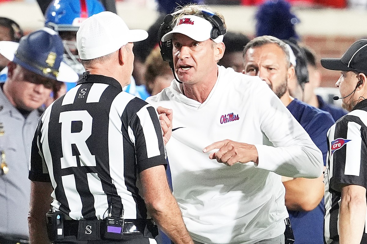 Kiffin says no ultimatum from Mississippi on his coaching future