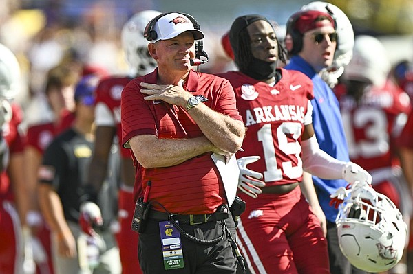 Bobby Petrino&#x27;s analytics can&#x27;t make sense of Arkansas football struggles