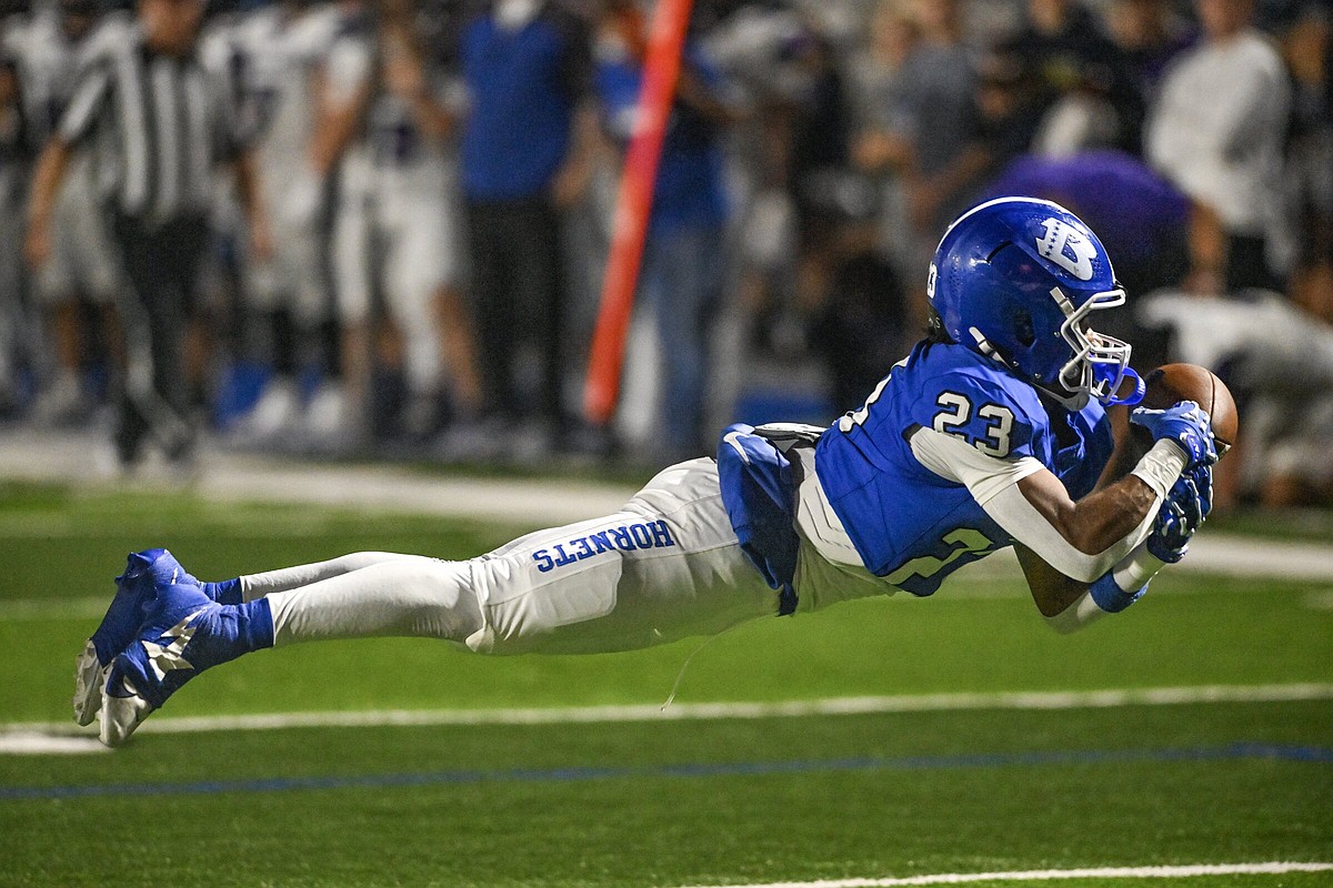 Hornets take care of business early, rout Bulldogs