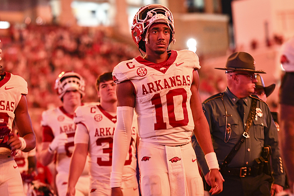 Bobby Petrino not ready to name Arkansas football&#x27;s starting quarterback for Missouri game