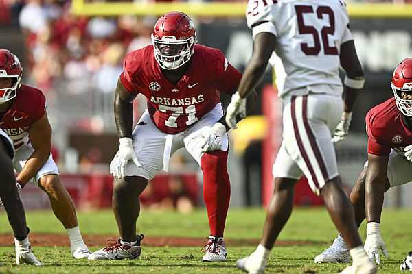 Report: Arkansas offensive lineman Shaq McRoy to enter transfer portal