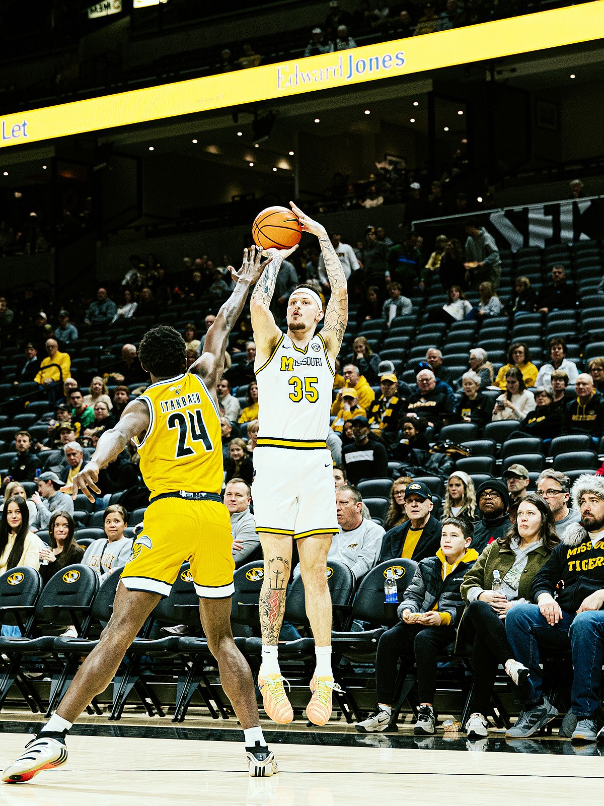 Crews scores 20 for Missouri in 85-77 win against Alabama State