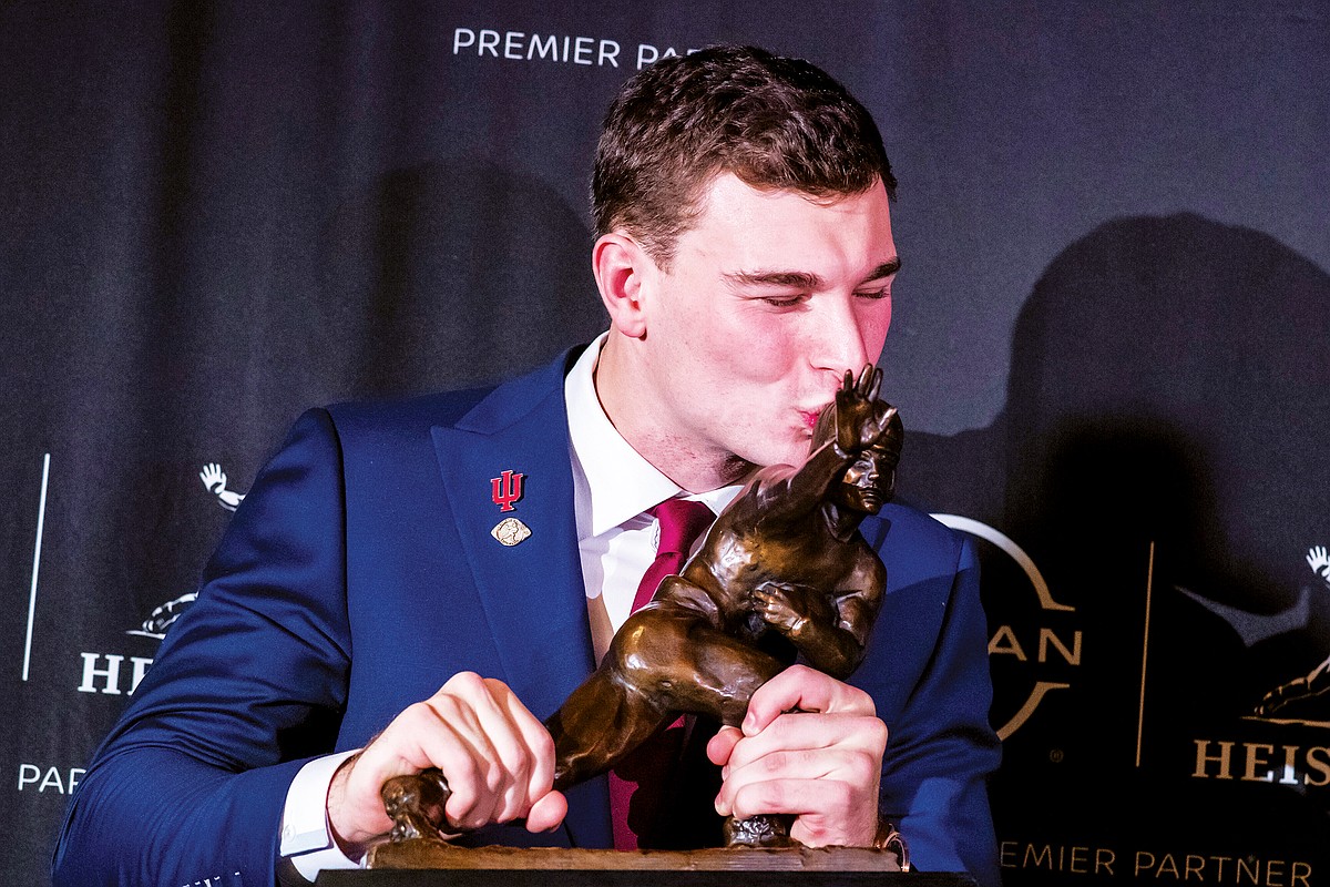 Indiana quarterback Mendoza wins Heisman Trophy