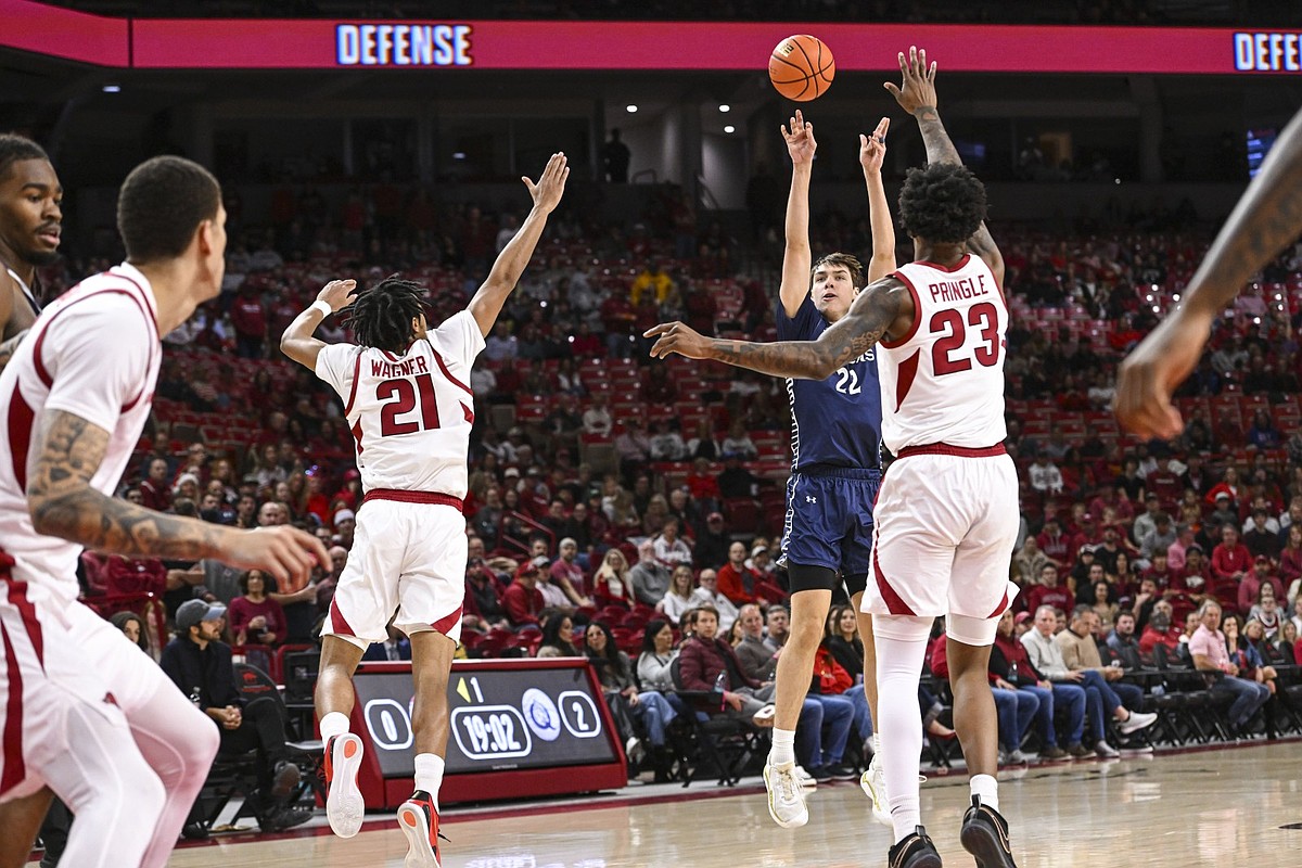 Arkansas men see areas to improve before facing No. 8 Houston