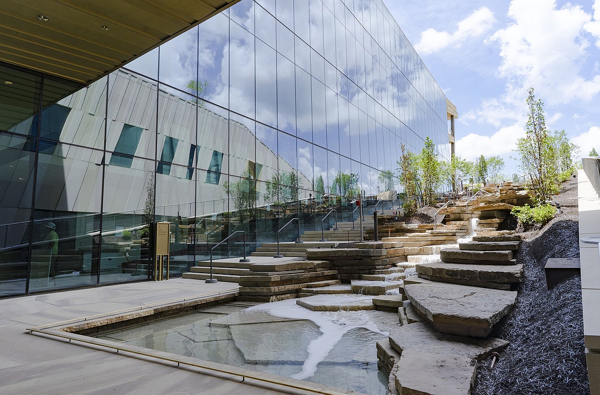 arkansasonline.com - Rex Nelson - Combining technology and nature | Arkansas Democrat Gazette