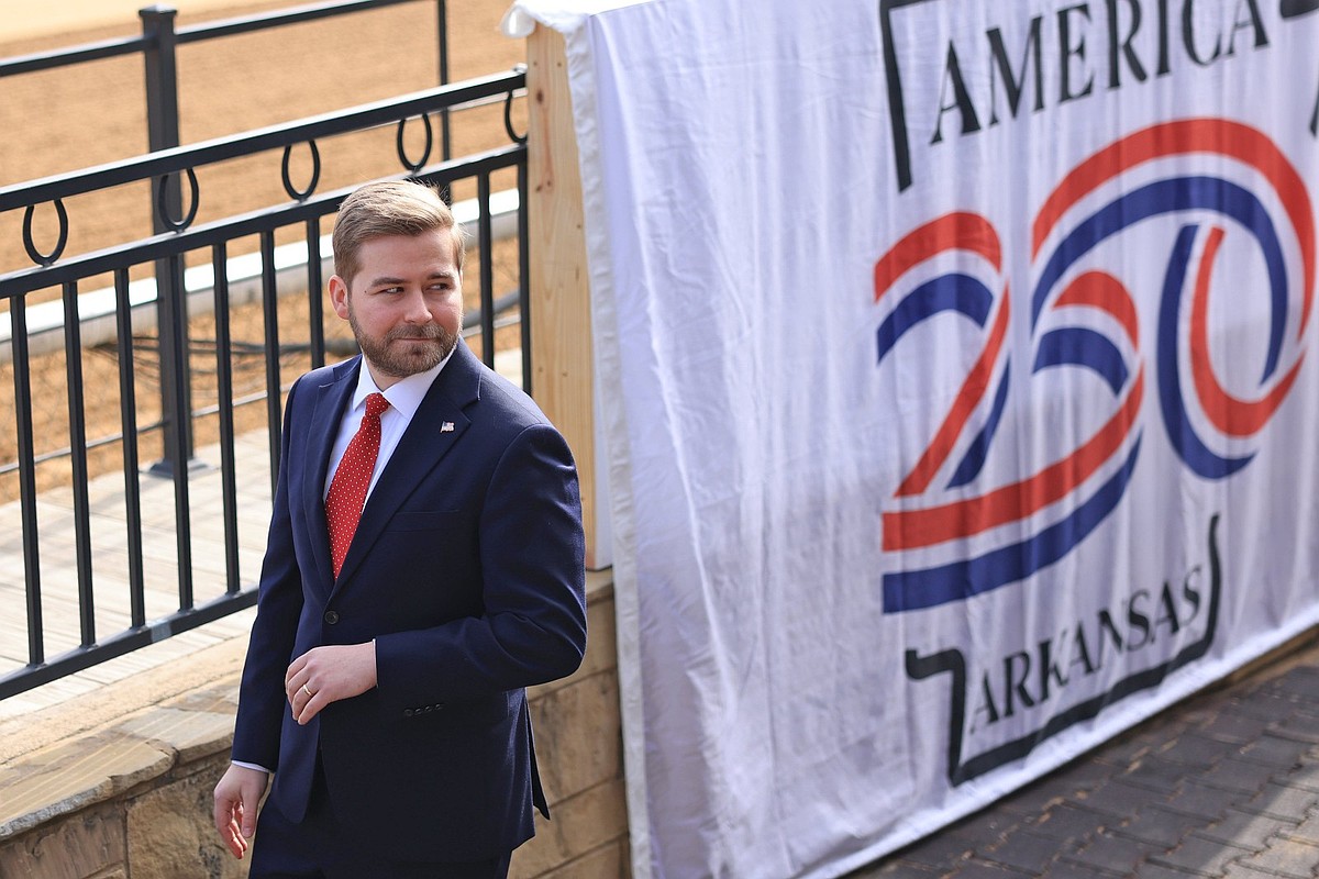 Oaklawn raises new Arkansas flag to celebrate US’ 250th anniversary