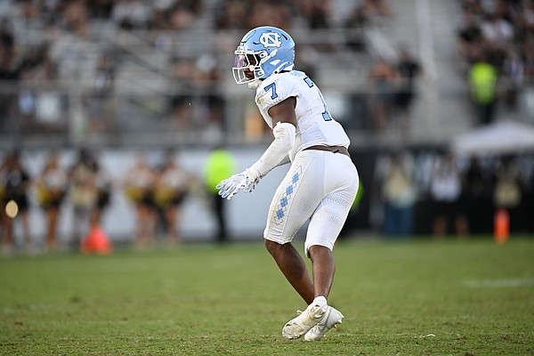 North Carolina transfer linebacker Khmori House commits to Arkansas football