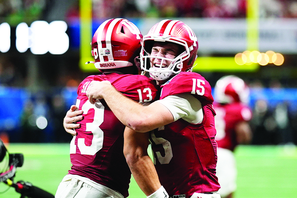 Indiana dominates Oregon in CFP semifinal