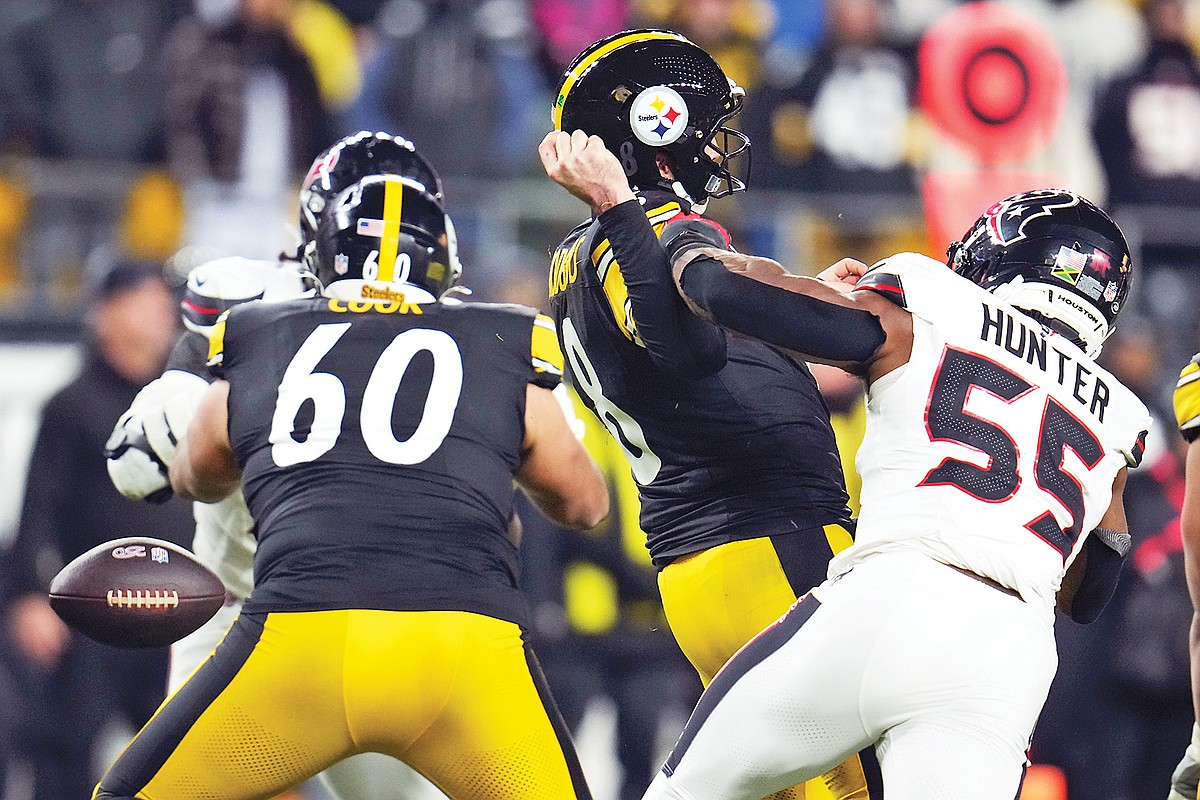 Texans stifle Rodgers, Steelers 30-6 for franchise’s first road playoff win