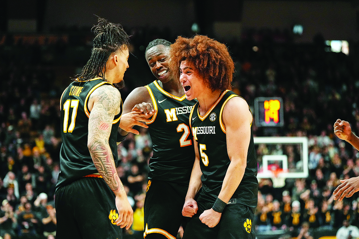 Missouri men make plays down stretch to beat Auburn