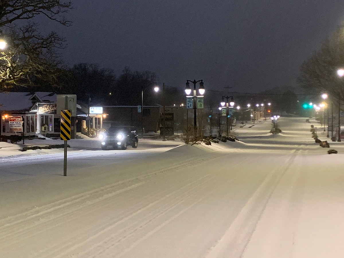 No major shutdowns, accidents reported on Arkansas highways after overnight winter precipitation covers much of the state
