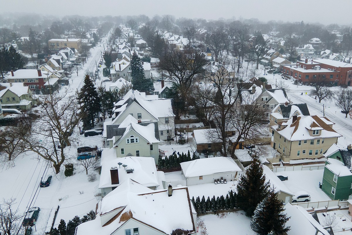Northeast sees more snow from the tail end of a colossal winter storm ...