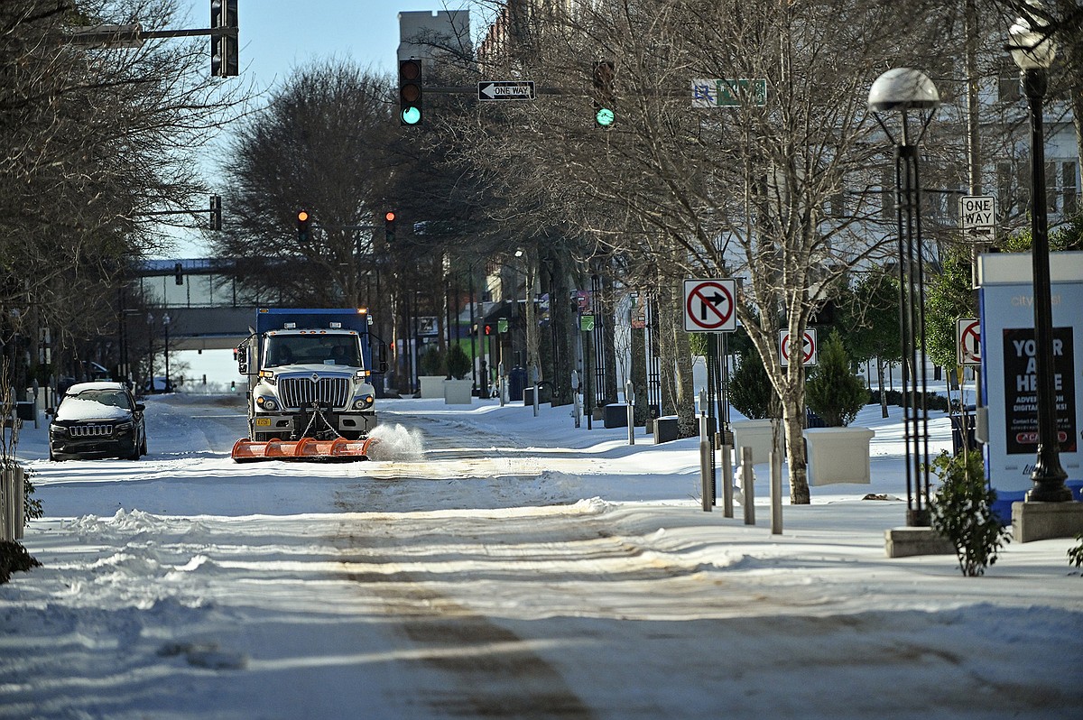 Street parking remains an icy challenge in Little Rock and North Little Rock