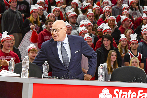 What analysts are saying ahead of Arkansas-Kentucky basketball game