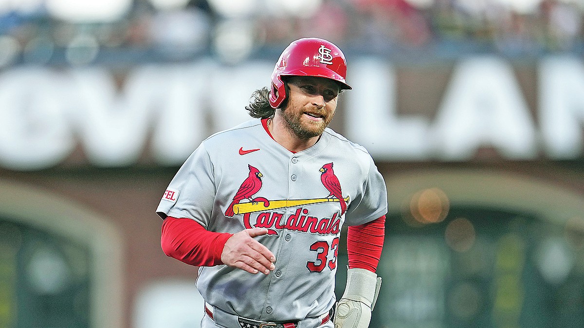 Cardinals send Donovan to Mariners as part of three-team trade