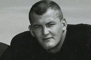 Jim Finch, Razorback whose 2-point play beat top-ranked Texas in 1964 ...