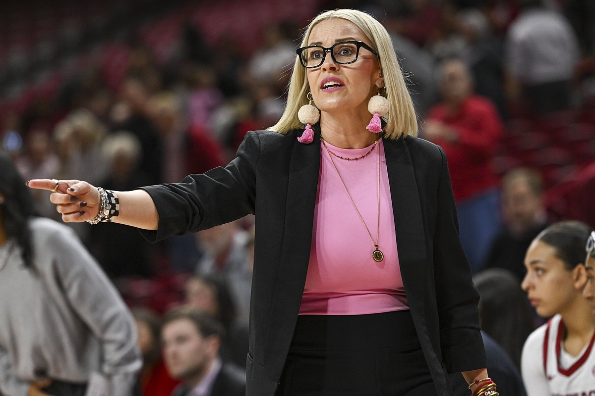 Arkansas women's basketball visits No. 7 Oklahoma seeking to finish season strong