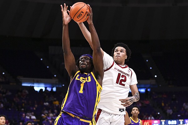 Arkansas basketball's Malique Ewin receives stitches after LSU injury