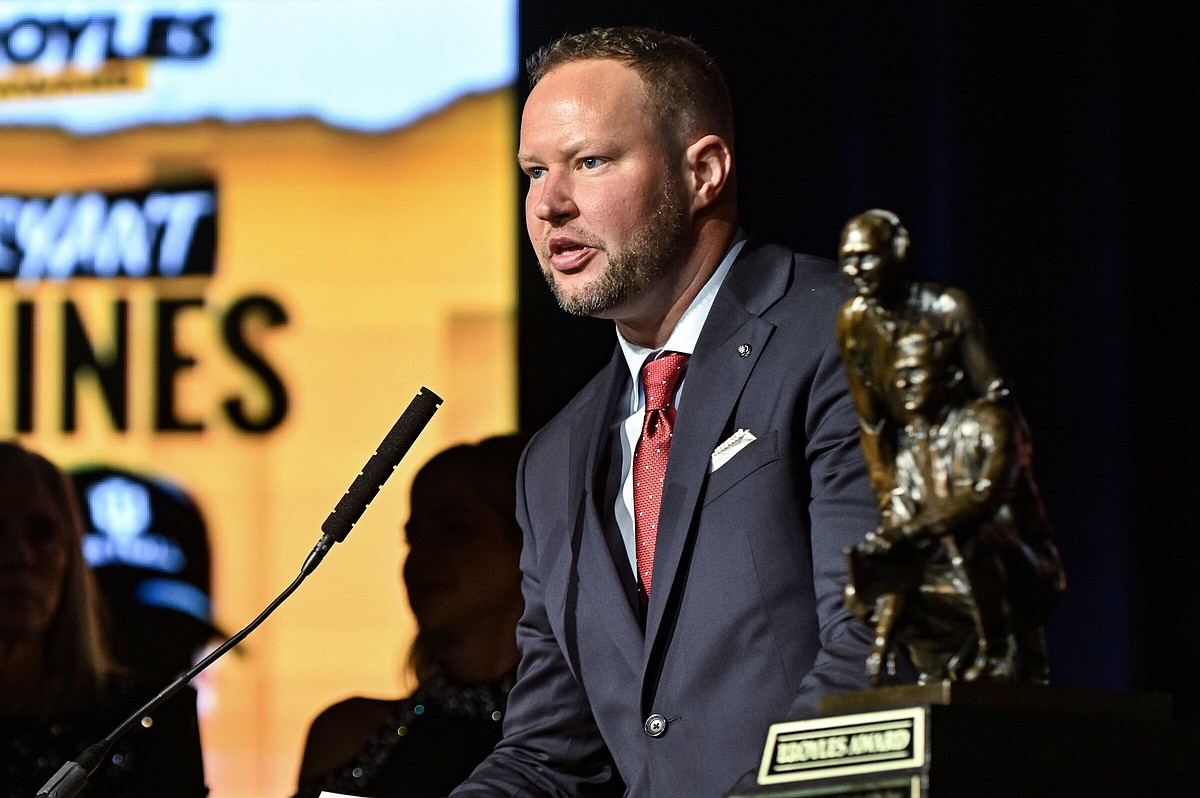 Indiana defensive coordinator Bryant Haines wins Broyles Award
