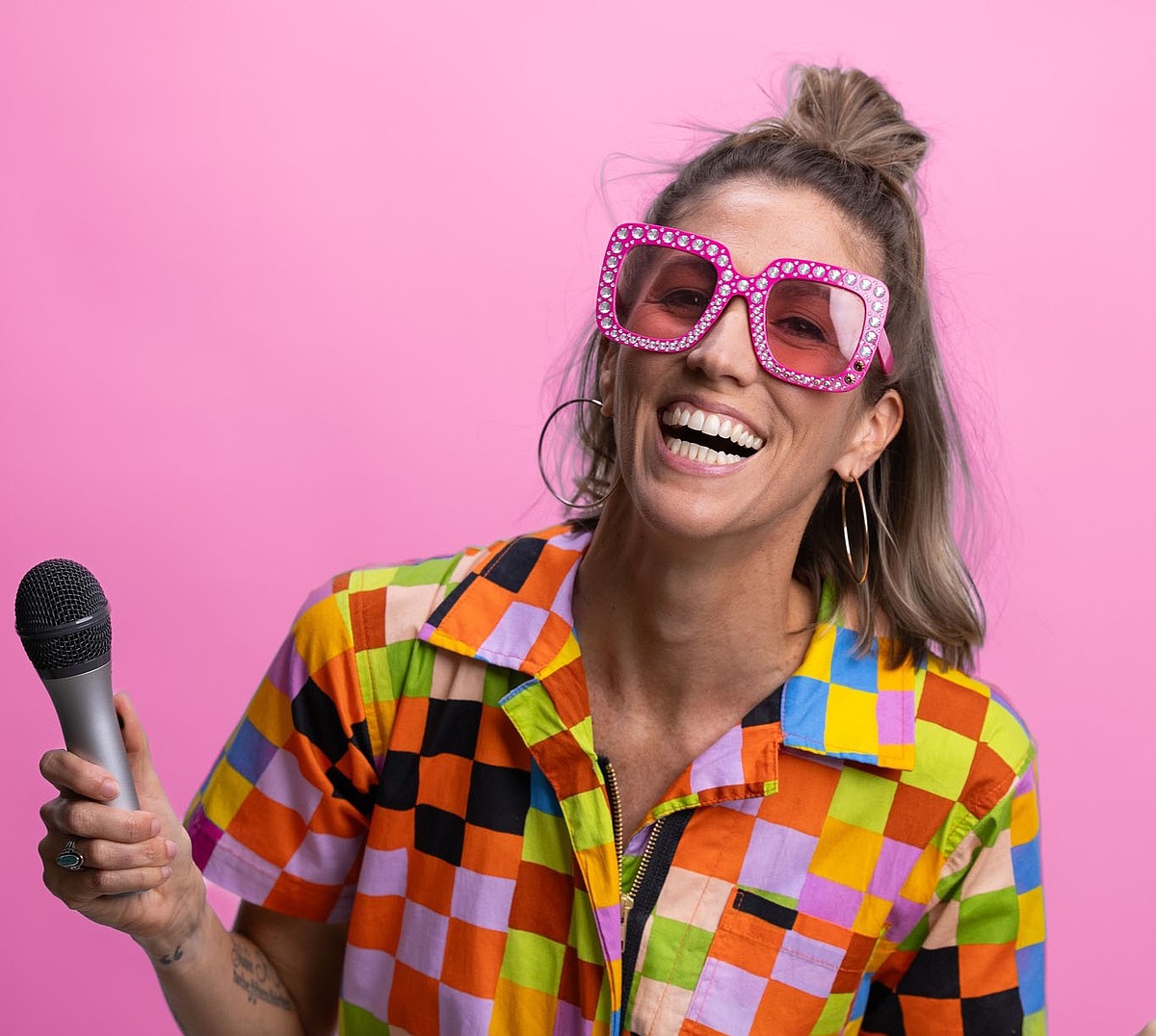 JJ Barrows brings her comedy tour to Springdale | Northwest Arkansas Democrat-Gazette