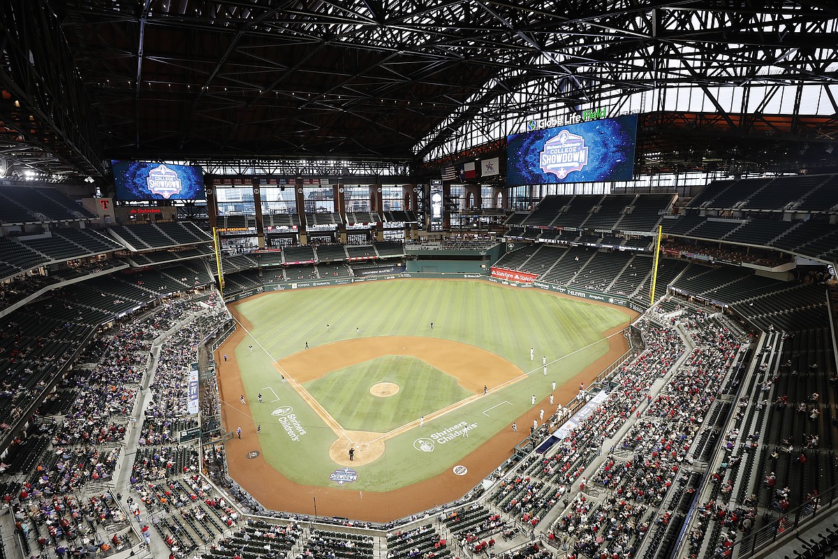 Arkansas baseball to play at Globe Life Field in 2027