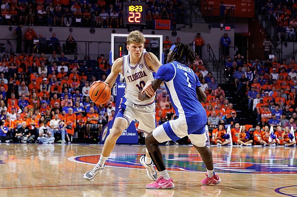 SEC basketball report: Florida looking strong as ever after win over Kentucky