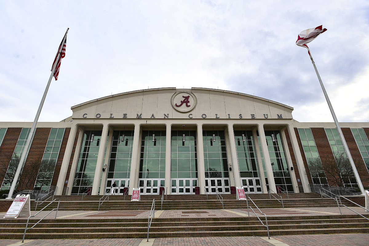 LIVE SCORE UPDATES &amp; ANALYSIS: No. 20 Arkansas men's basketball at No. 25 Alabama
