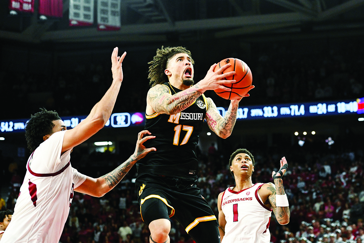 Richmond and Acuff power Arkansas to win against Missouri