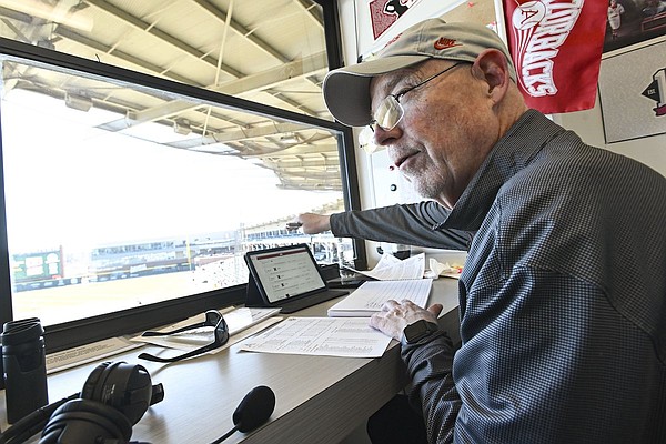 Arkansas baseball notebook: Chuck Barrett back in the baseball booth, Zack Stewart strong in home debut