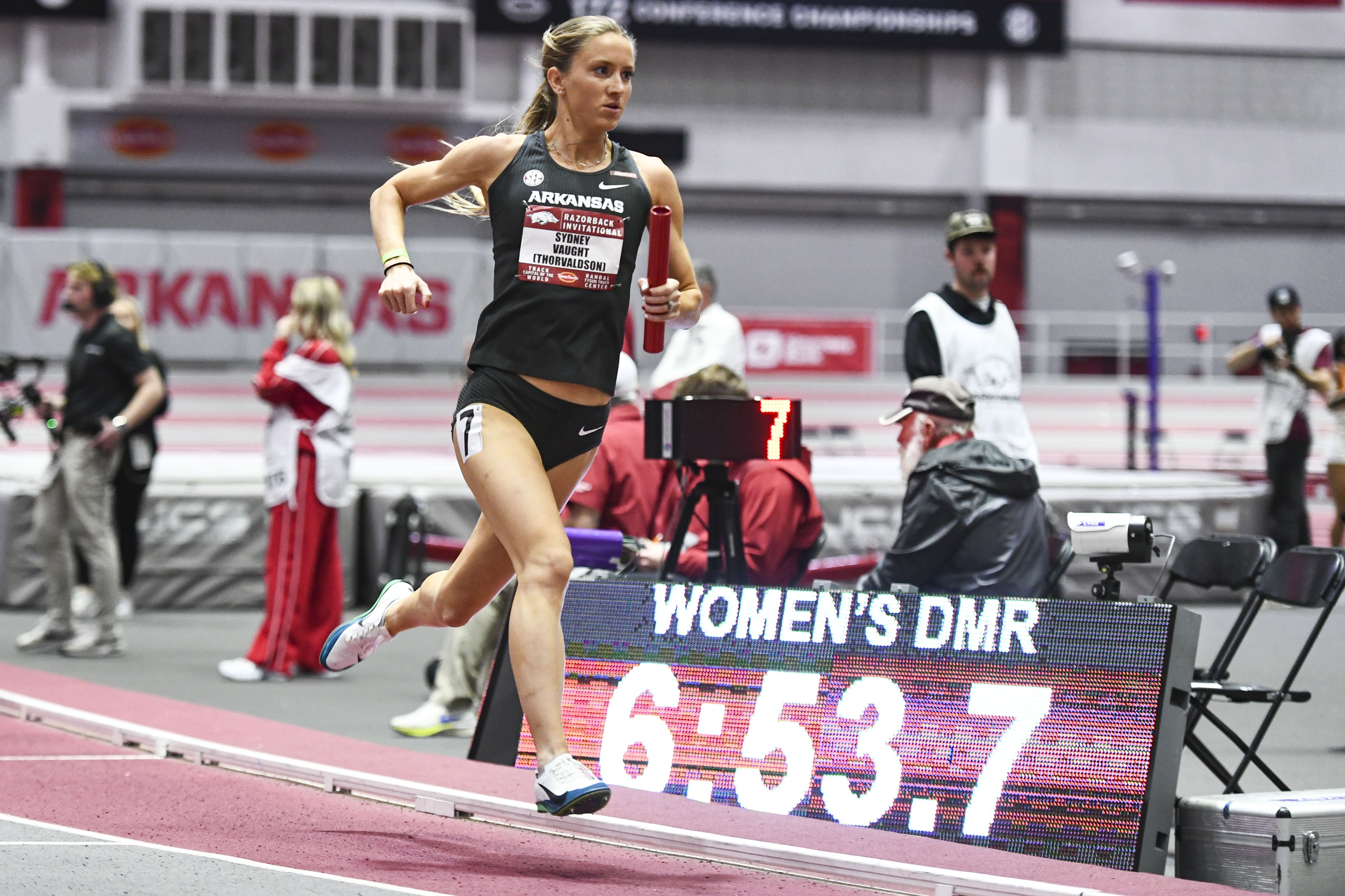 Arkansas track and field teams in the hunt at SEC Indoor Championships ...