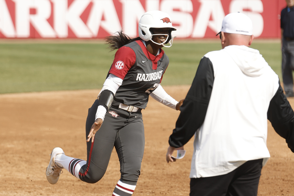 Dakota Kennedy hits 3 homers, No. 8 Arkansas softball routs Kansas