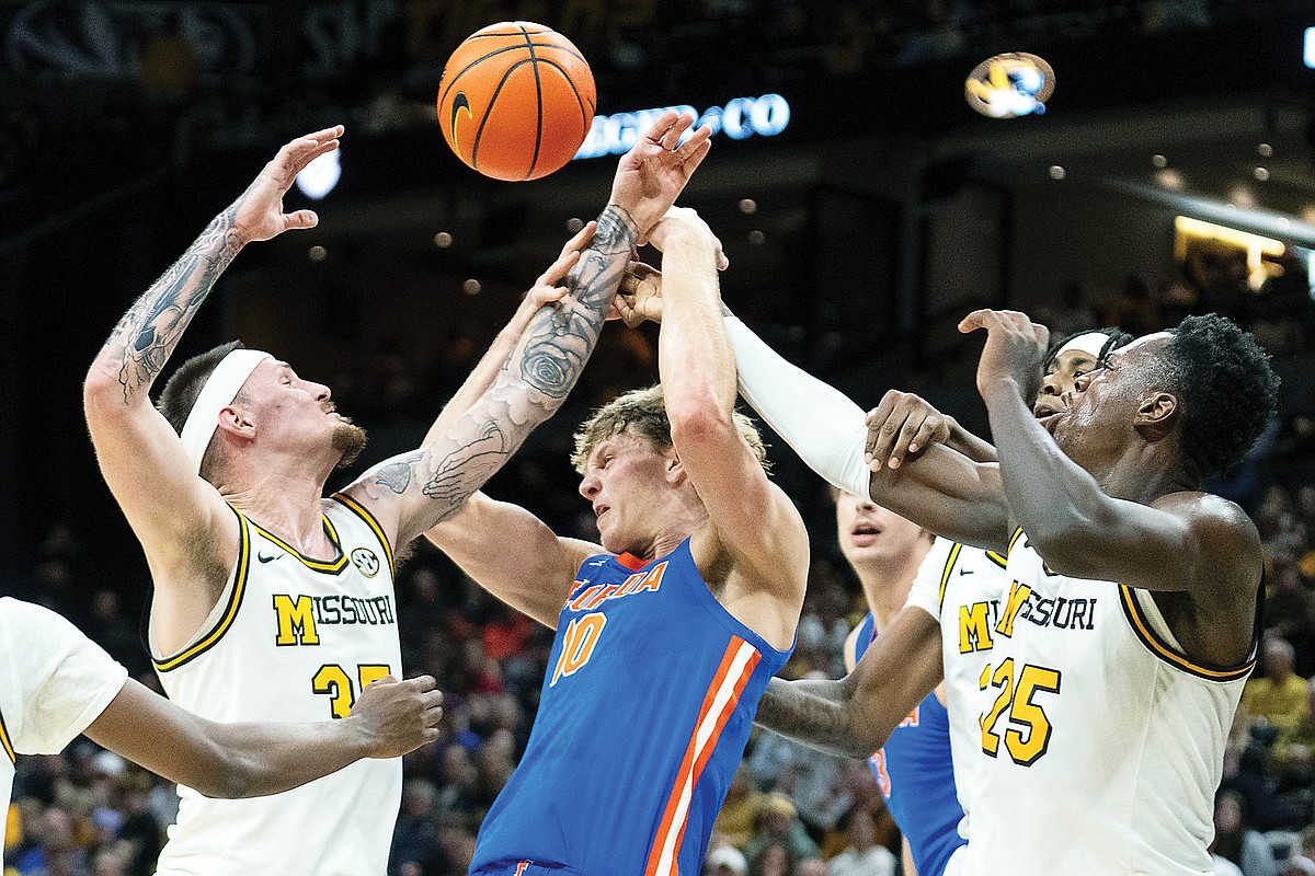 No. 7 Florida men celebrate SEC title, sets sights on a top seed in NCAA Tournament