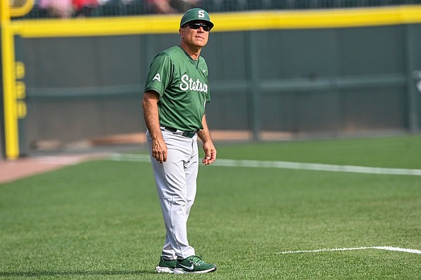 Arkansas baseball notebook: Stetson coach high on Hogs, Baum-Walker Stadium
