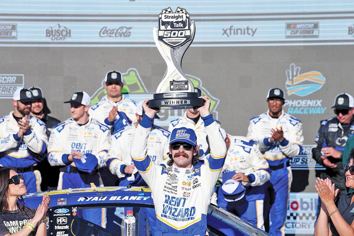 Blaney ends Reddick’s streak to give Team Penske second weekend win at Phoenix