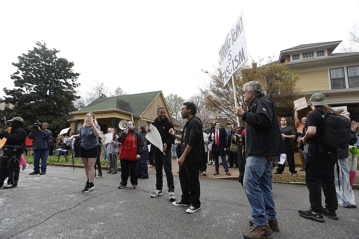 Arkansas state trooper injured, 3 people arrested during protest of Erika Kirk event in Little Rock