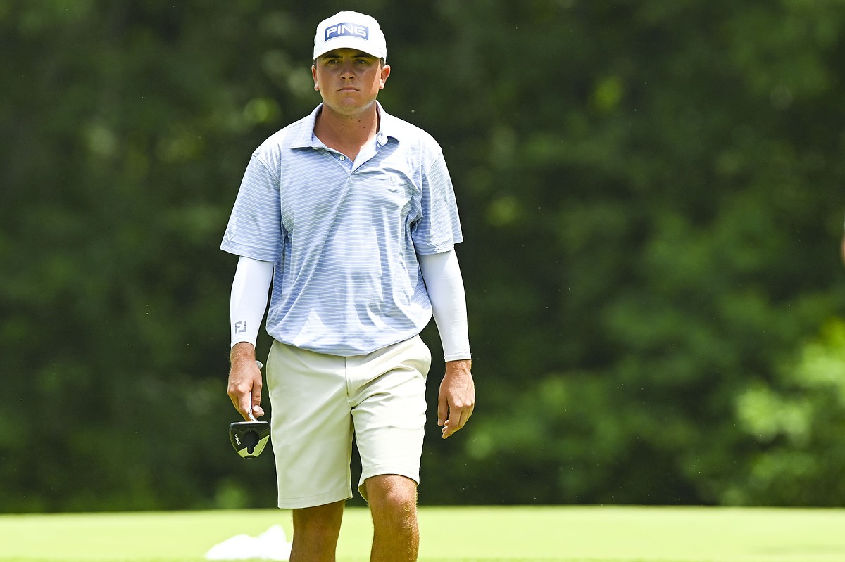 No. 4 Arkansas men's golf battles conditions to lead All-American Intercollegiate